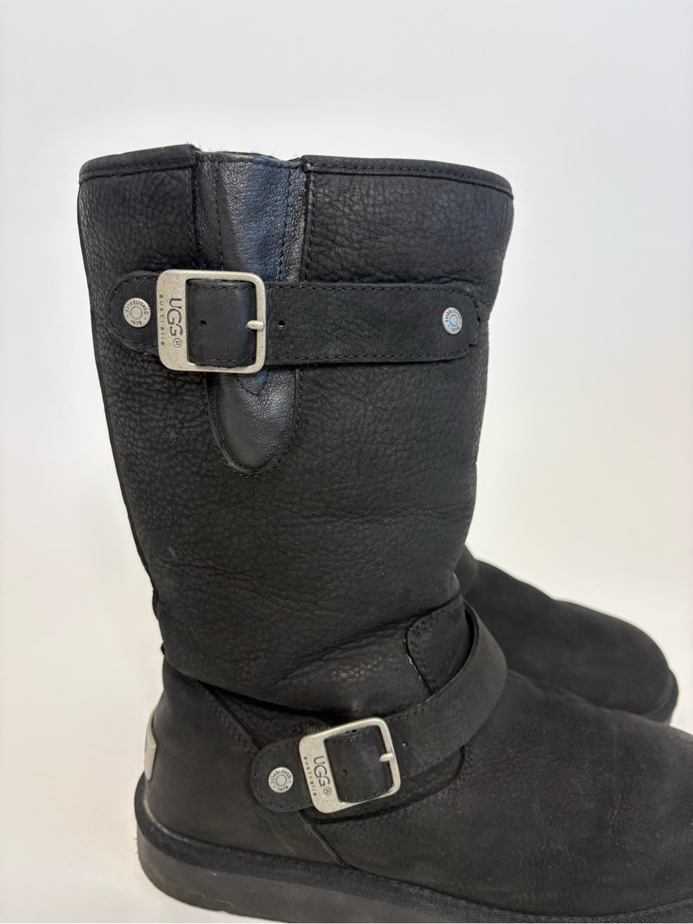 UGG-Sutter Moto Buckle Shearling Boot Women's Size 9 Black 1005374 - Picture 6 of 12